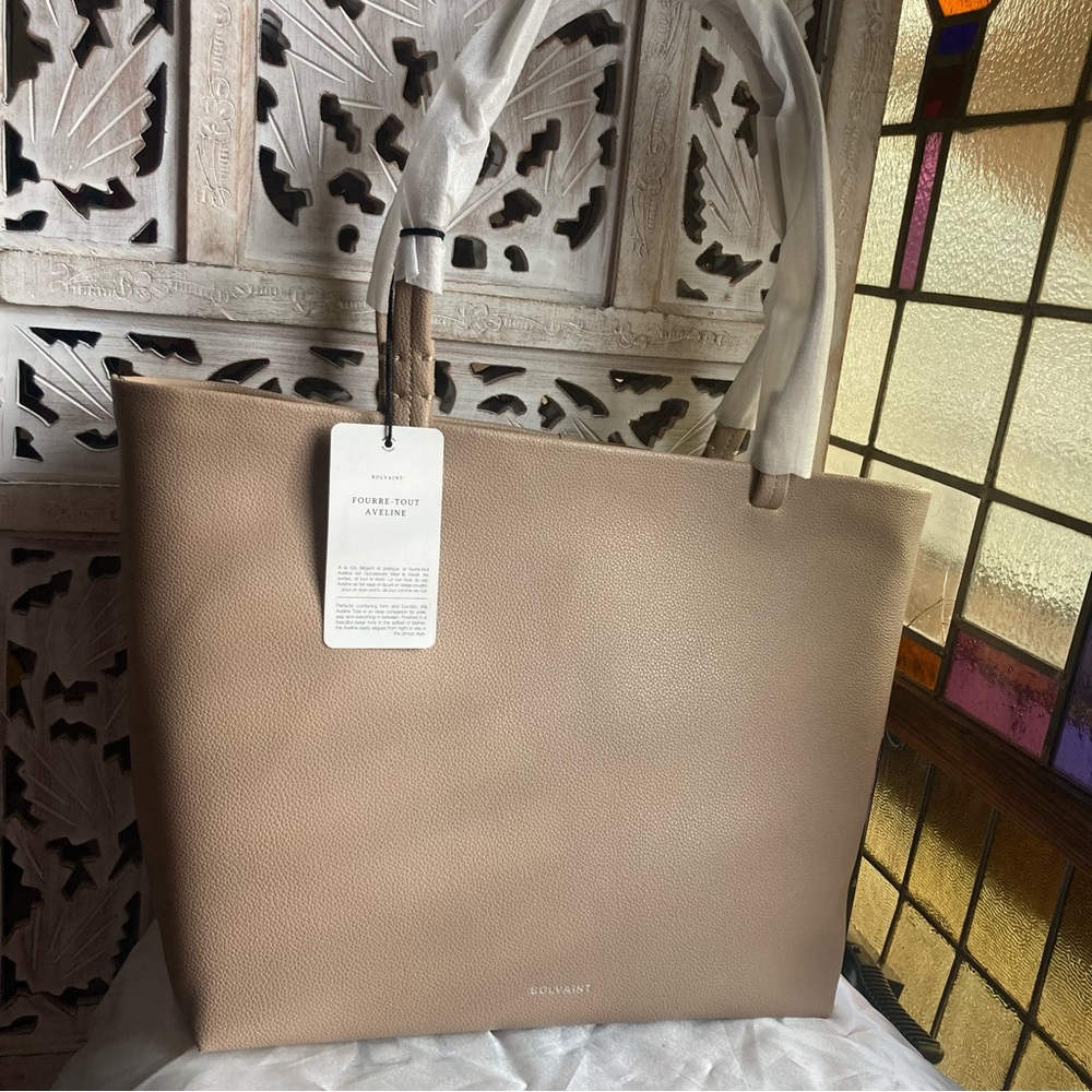 Elegant Beige Tote Bag - Picture 2 of 10